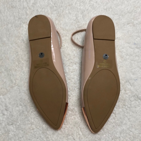 ✨BRAND NEW ✨ Rose Gold Charlotte Russe Flats - Picture 3 of 3